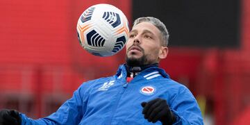 El uruguayo tiene 34 años y jugó más de 100 partidos con la camiseta del Bicho.