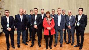 Gerardo Morales y Carlos Sadir, entre los principales referentes de Juntos por el Cambio que acompañaron a Patricia Bullrich en los momentos previos al segundo debate presidencial.