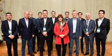 Gerardo Morales y Carlos Sadir, entre los principales referentes de Juntos por el Cambio que acompañaron a Patricia Bullrich en los momentos previos al segundo debate presidencial.
