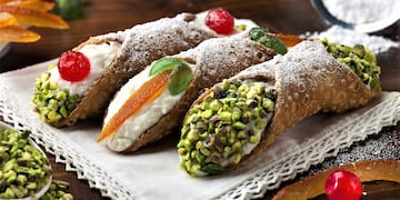 Cómo preparar cannoli: receta fácil y paso a paso del dulce italiano más famoso.