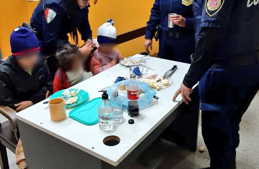 Córdoba: habló el dueño de la casa donde viven los tres hermanitos que aparecieron deambulando solos