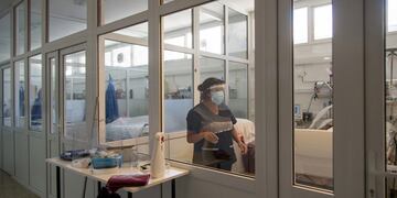 Bariloche 07/01/21 Trabajadores de salud en el area de terapia intensiva del Hospital Zonal Ramon Carrillo.