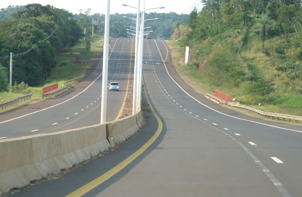Firman convenios para la concreción de obras en la autovía Posadas-Iguazú sobre la ruta nacional Nº12