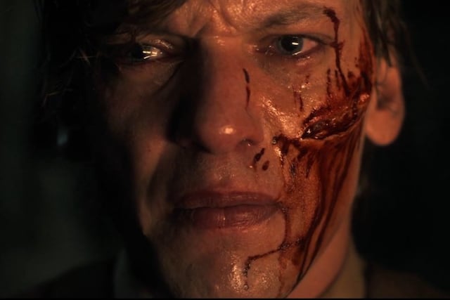 Jamie Campbell Bower en Stranger Things.