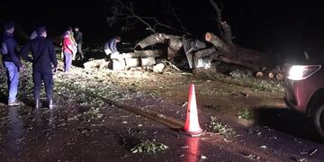 Graves destrozos y cuantiosos daños en Pozo Azul tras fuerte tormenta.