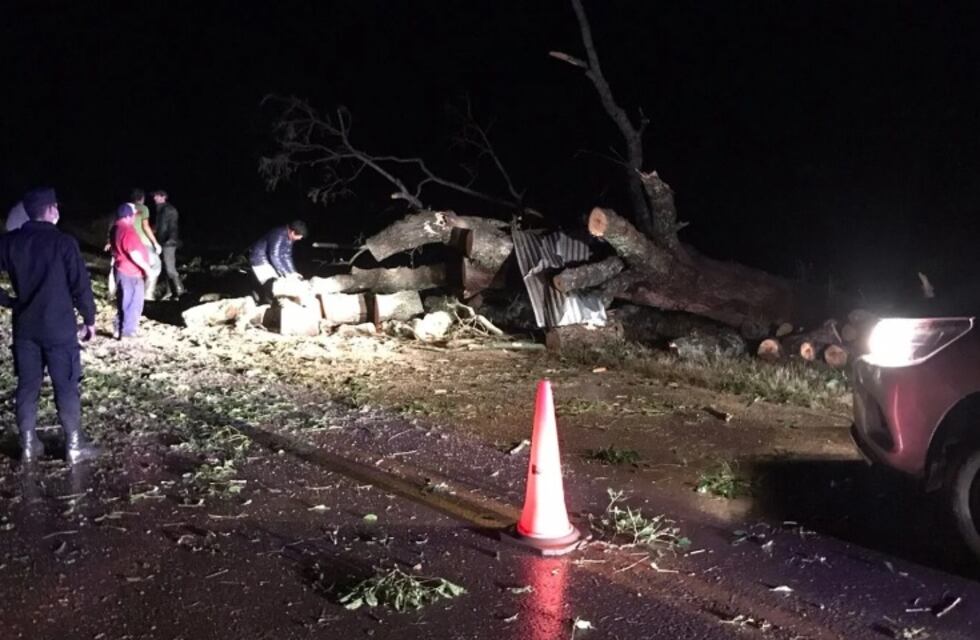 Graves destrozos y cuantiosos daños en Pozo Azul tras fuerte tormenta