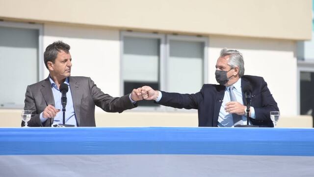 El titular de la Cámara de Diputados, Sergio Massa, participó junto con el presidente Alberto Fernández de una recorrida por el laboratorio de insumos hospitalarios BINA, en el Parque Industrial Hudson.
