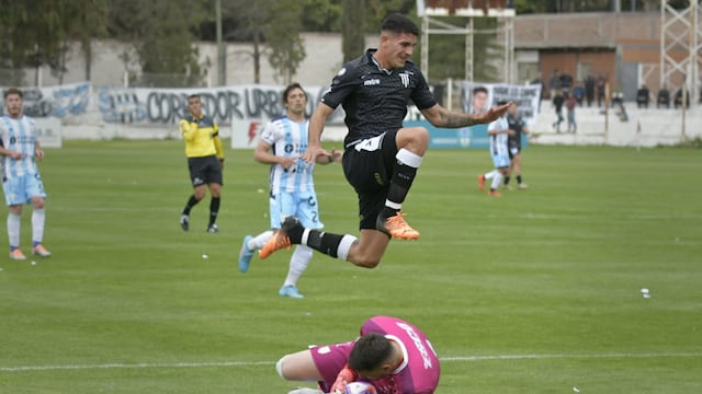 Gimnasia enfrenta a Atlético Rafaela por la fecha 34 de la Primera Nacional / Orlando Pelichotti.