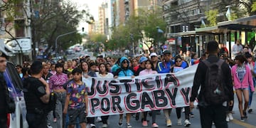 Marcha en reclamo de justicia por Gabriela Pérez, asesinada en un acto del Soelsac. (Javier Ferreyra)
