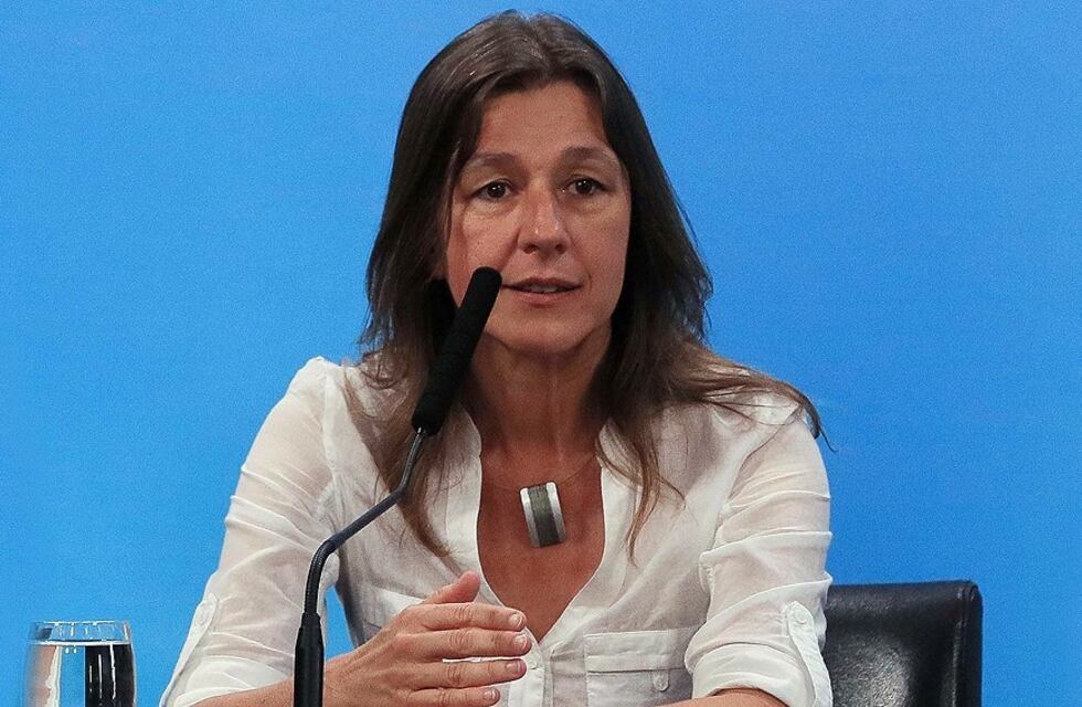 Sabina Frederic asume como presidenta de Cascos Blancos