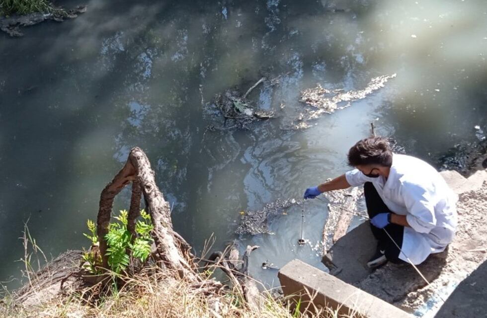 Monitoreo integral de canales y compartimentos ambientales