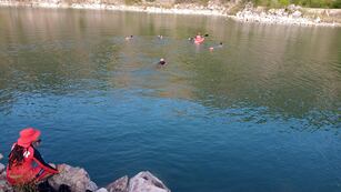 Buscan a un joven desaparecido en la Laguna Azul de La Calera, en Córdoba.