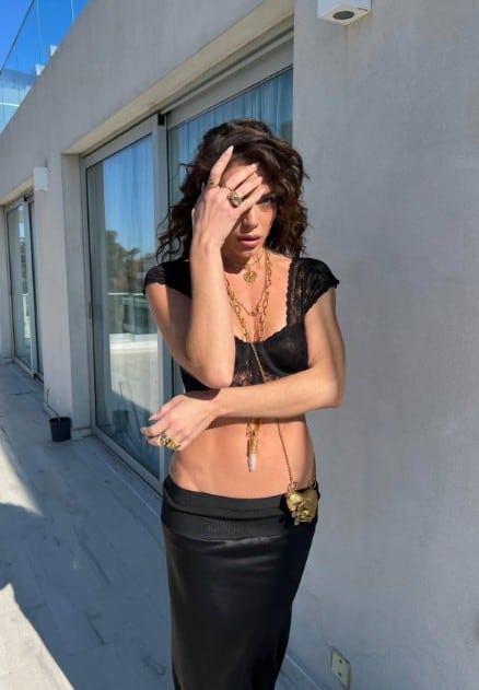 El look de Emilia Attias para el programa.