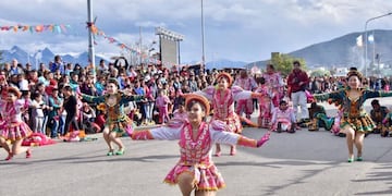 Hoy comienza el Carnaval del Fin del Mundo 2022 en los barrios