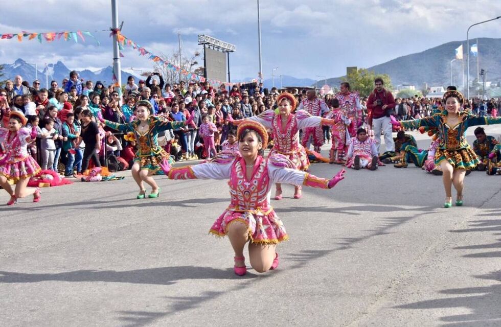 Hoy comienza el Carnaval del Fin del Mundo 2022 en los barrios