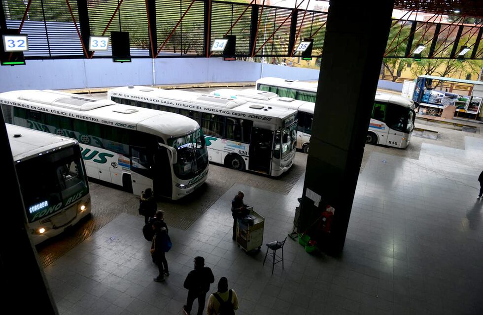 Transporte en Córdoba: adiós al pago con efectivo en los colectivos interurbanos