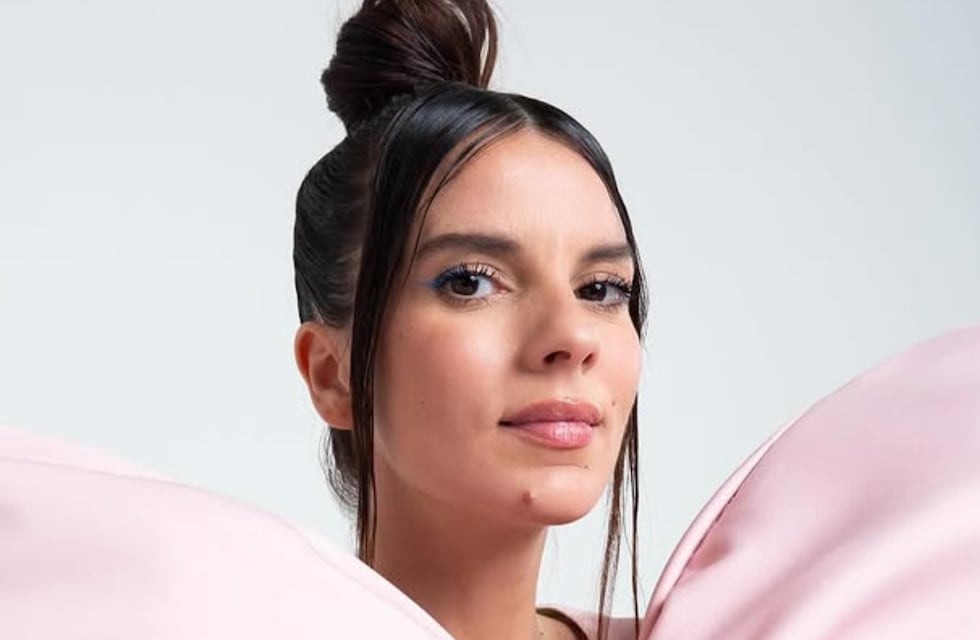 El look de Gime Accardi con transparencias y ultra tajo que se robó los suspiros