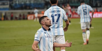 Gol de Racing, o lo que es casi lo mismo, gol de Maravilla Martínez.