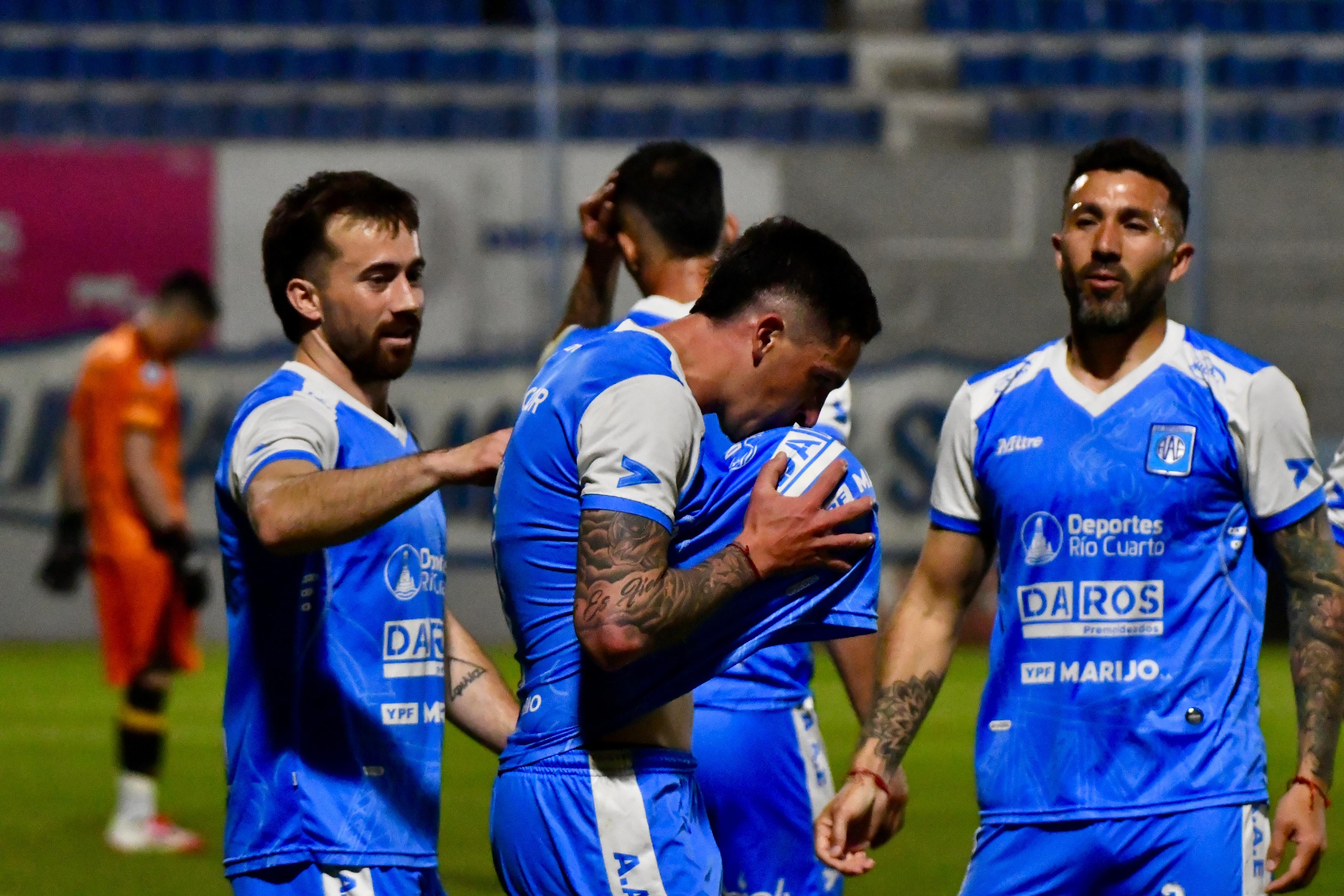 Estudiantes de Río Cuarto recibió a Mitre de Santiago por la Primera Nacional. (Tomy Fragueiro / La Voz)