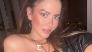 Escote y mucha piel: Karina Jelinek compartió un outfit muy arriesgado y desafió los límites de la censura