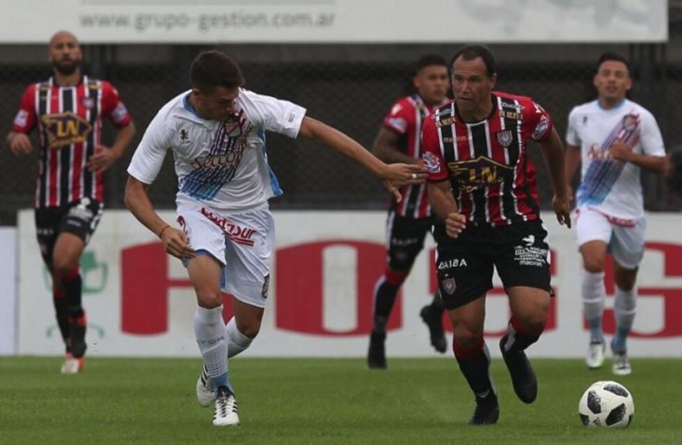 Chacarita y Arsenal empataron 2-2 en un duelo clave por la permanencia