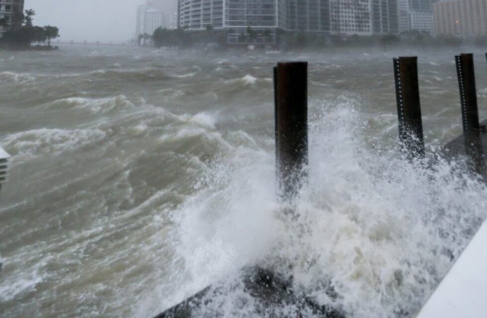 El huracán Irma se cobra las tres primeras víctimas en Florida