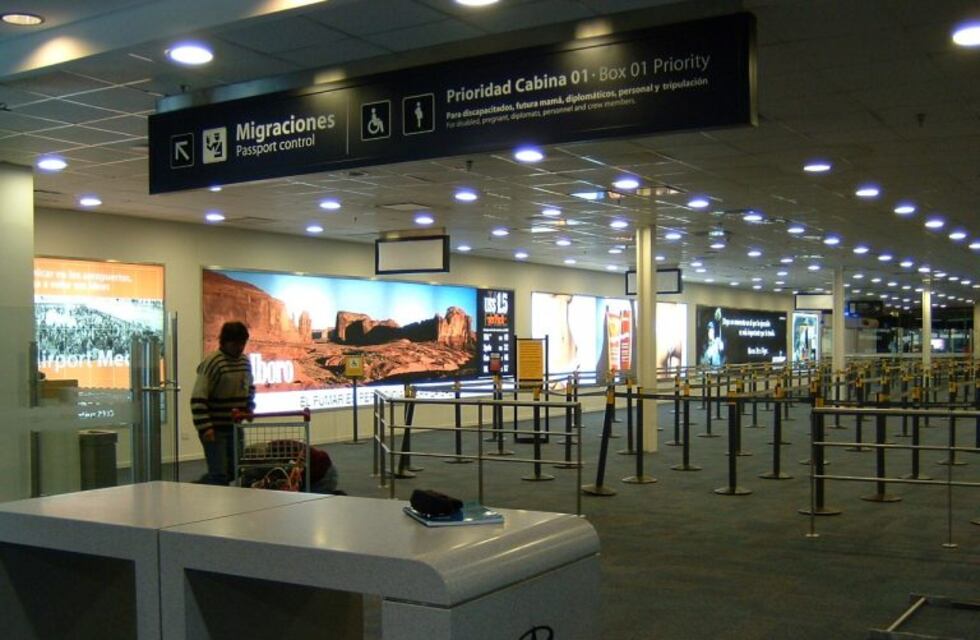 No pudieron retirar su equipaje y se agarraron a las piñas en el Aeropuerto de Ezeiza