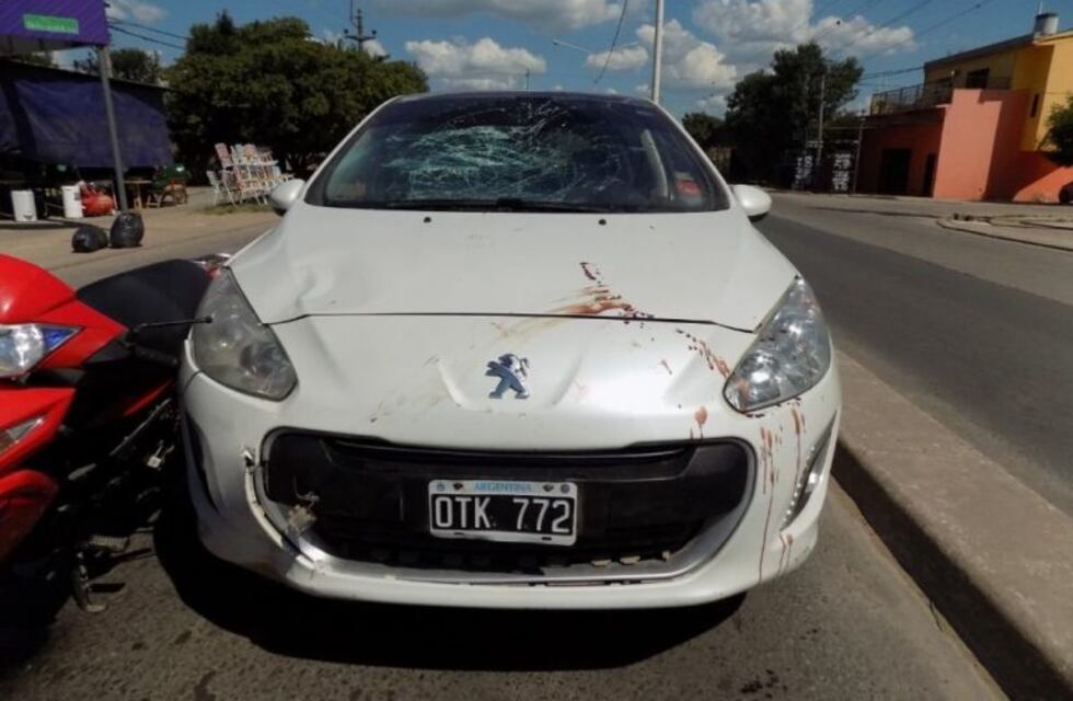 Robó una moto y en la huida casi se mata