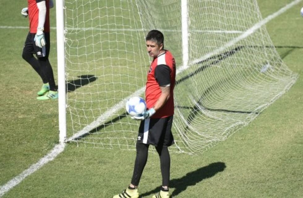 A pedido de De Felippe, Newell's busca retener a Ibáñez
