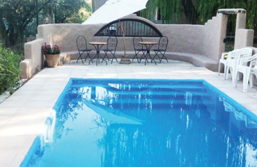 Un pequeño de cinco años cayó a una pileta de hotel y lucha por su vida