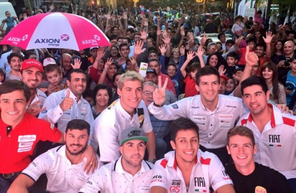 El Súper TC2000 movió los cimientos en el kilómetro Cero de Mendoza