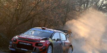 France's Sebastien Ogier steers his Citroën C3 WRC during the ES 8 of the Monte Carlo rally, between Curbans and Piegu, on January 25, 2019\u002E (Photo by JEAN-PIERRE CLATOT / AFP)