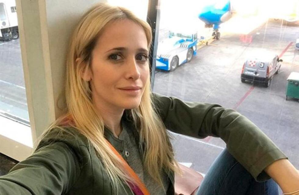 Un bar utilizó una foto de Julieta Prandi para promocionar un show de strippers