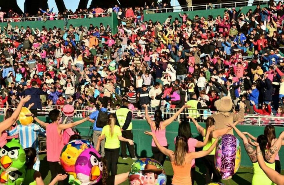 Día del Niño: Miles de personas disfrutaron de los festejos en el Kempes