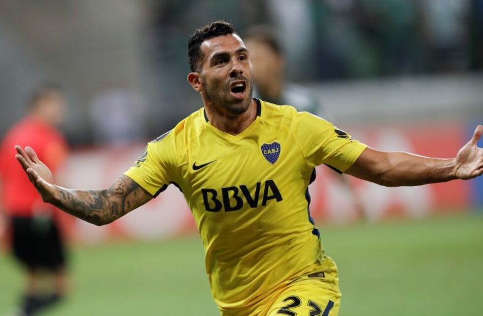"Me voy a retirar al final del año que viene en Boca", anticipó Tevez