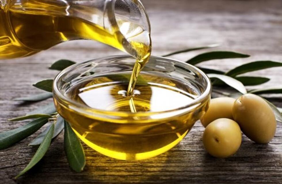 Prohíben la venta de una marca de aceite de oliva elaborado en Córdoba