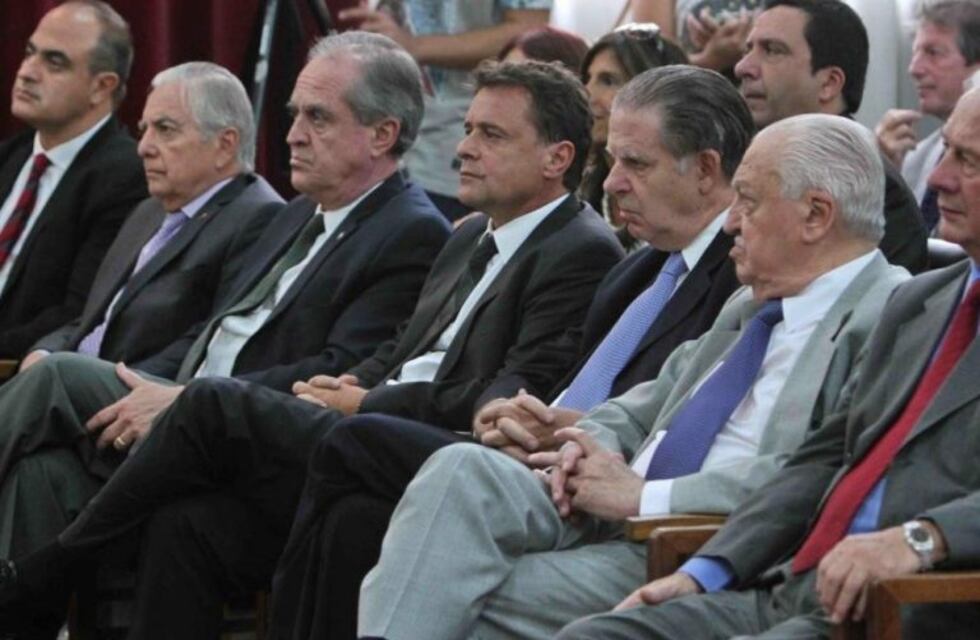 La Corte mendocina "frenó" el plenario para resolver el futuro de miles de estatales