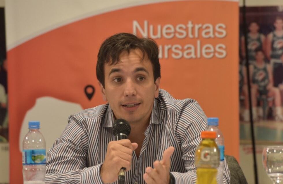 Un arranque poderoso de Atenas: presentó a Casalánguida y anunció al brasileño Rafael Hettsheimeir