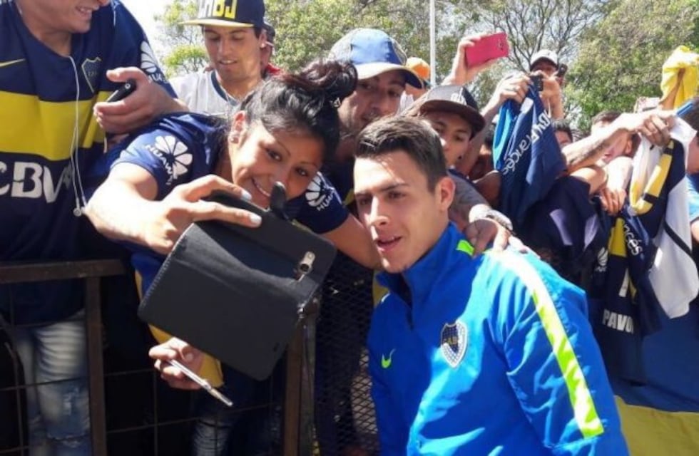 Cientos de hinchas recibieron a Boca en Paraná