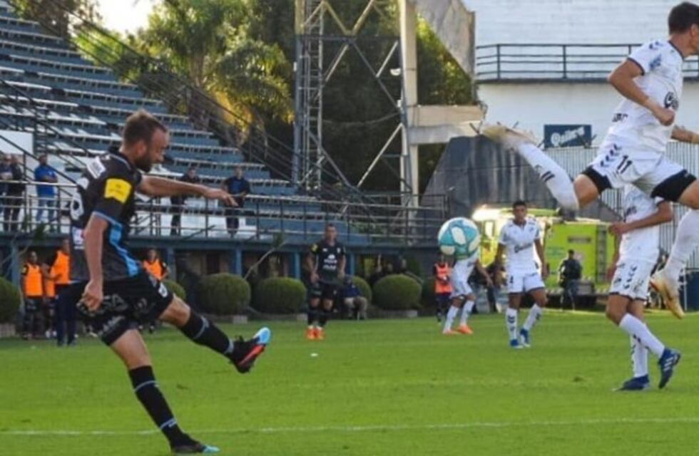 El "Lobo" volvió a perder y ahora "aúlla" desde el fondo de la tabla