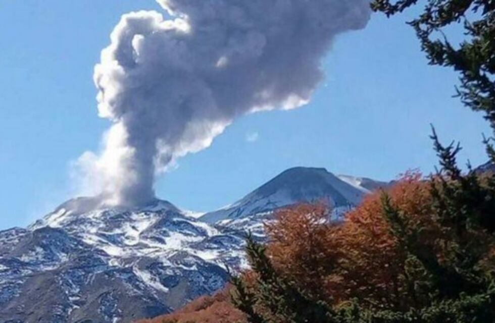 Alerta naranja por erupción del volcán Chillán