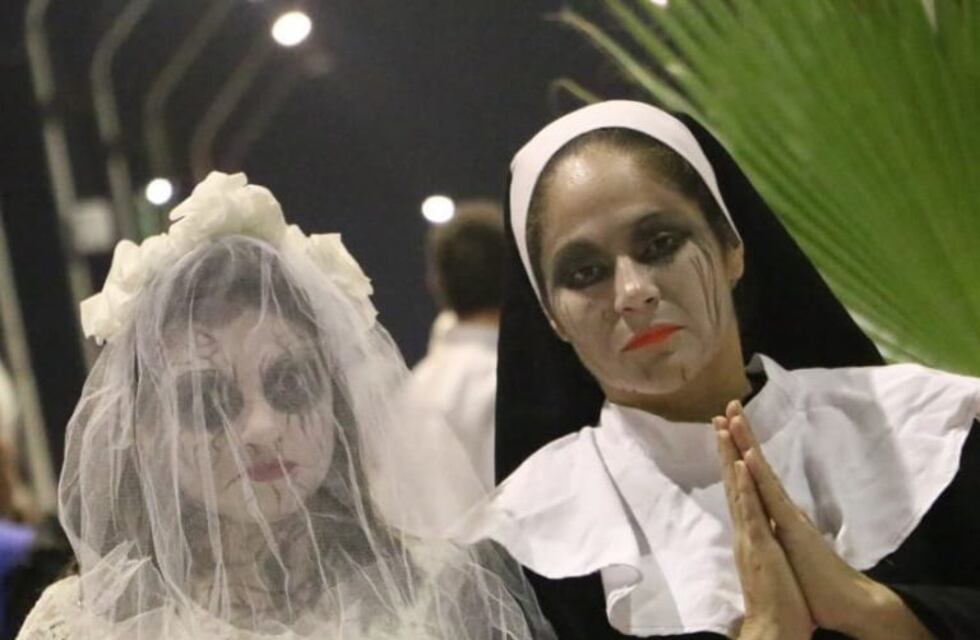 Fiesta en la ciudad con el tradicional entierro de los Corsos Populares