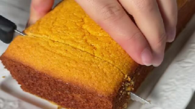 La receta para hacer el budín de mandarina sin gluten.
