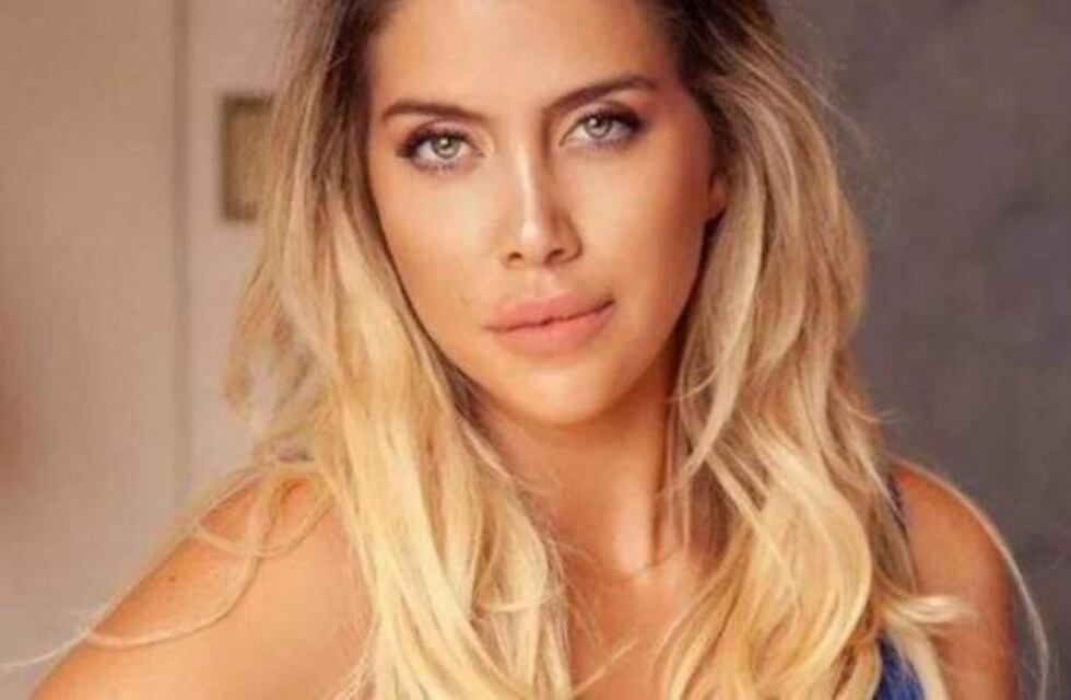 Wanda Nara posó en bikini y bajo la ducha de una forma muy sugerente