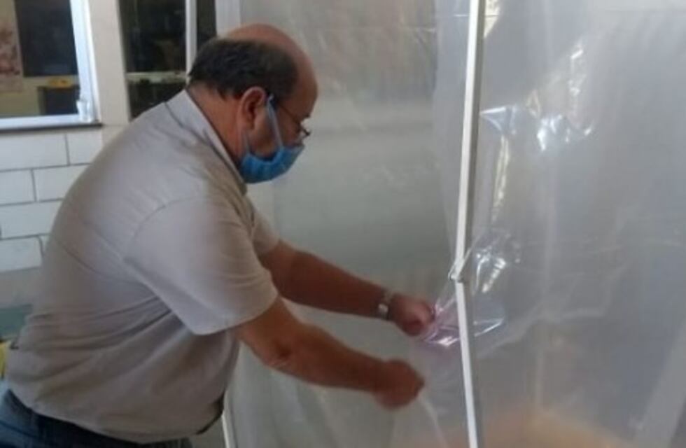 Bomberos Voluntarios: donaron una cabina de desinfección para la entidad