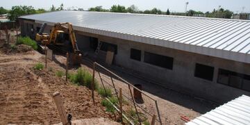 Es la secundaria 4-000 sin nombre, ubicada en la zona conocida como El Pozo, de Godoy Cruz\u002E