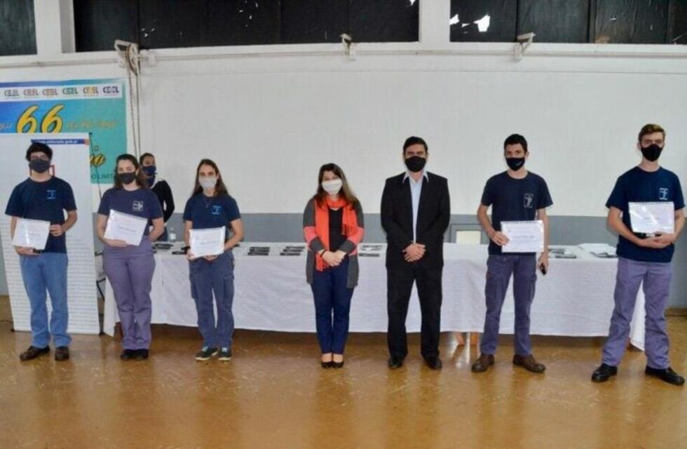 El municipio de Eldorado reconoció a los abanderados y escoltas 2020