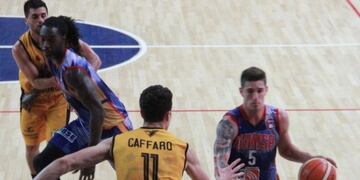 Quimsa fue contundente y goleó a Libertad