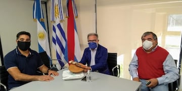 Reunión entre el titular de la CAFESG y trabajadores de Salto Grande