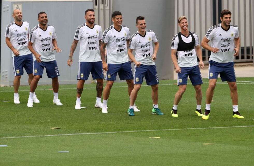 Fazio dejó la concentración argentina por el nacimiento de su hijo